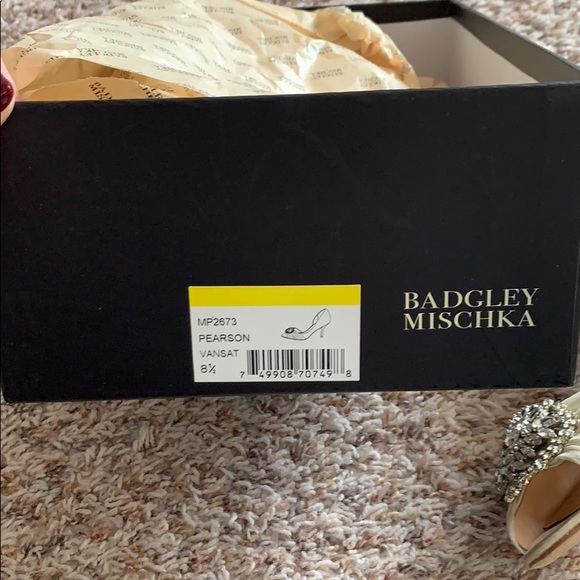 Badgley Mischka Pearson Pumps, sz 8 1/2 - Picture 8 of 8